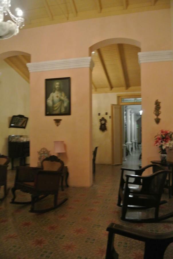 Hostal Los Lirios Ξενοδοχείο Camacho Εξωτερικό φωτογραφία