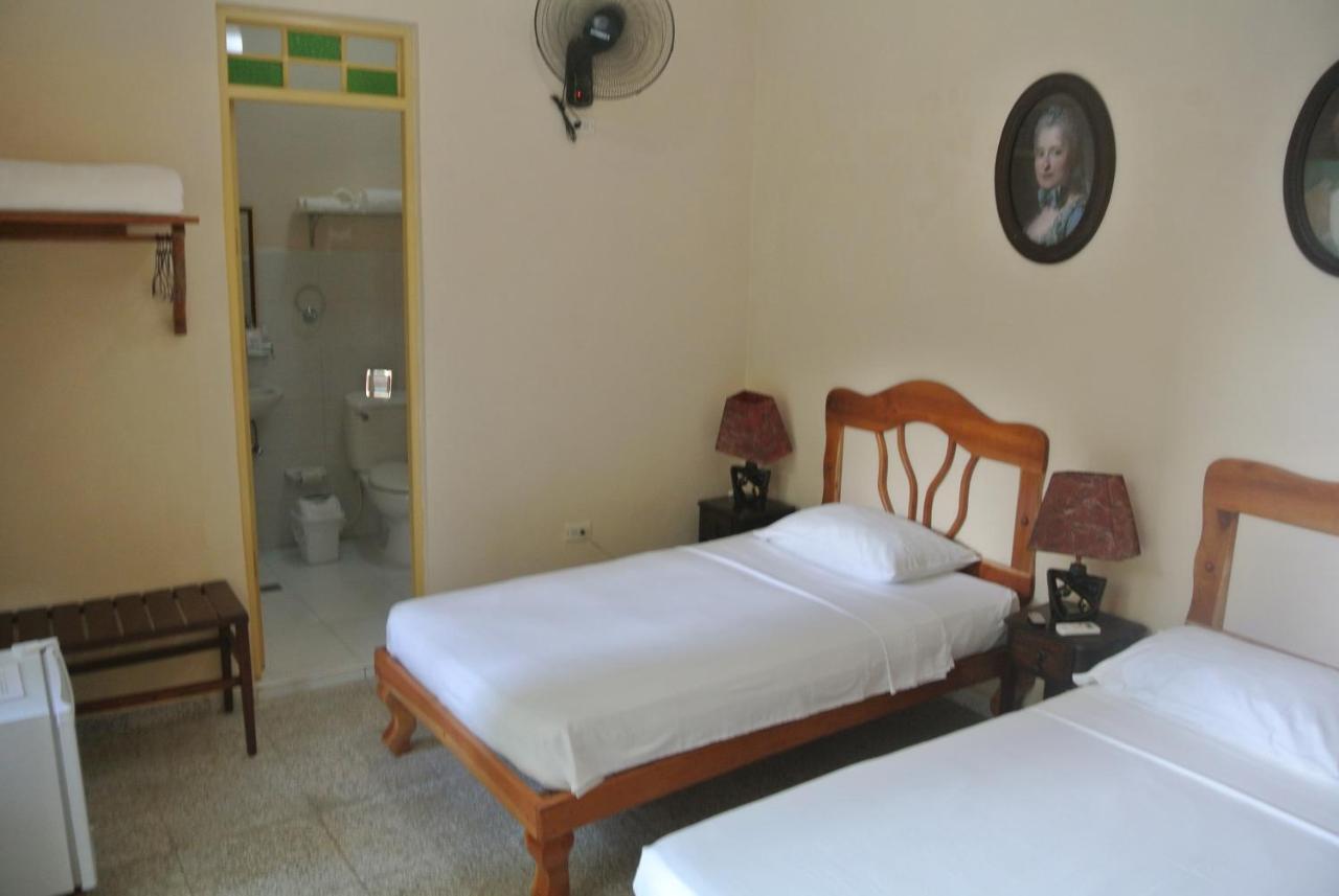 Hostal Los Lirios Ξενοδοχείο Camacho Εξωτερικό φωτογραφία